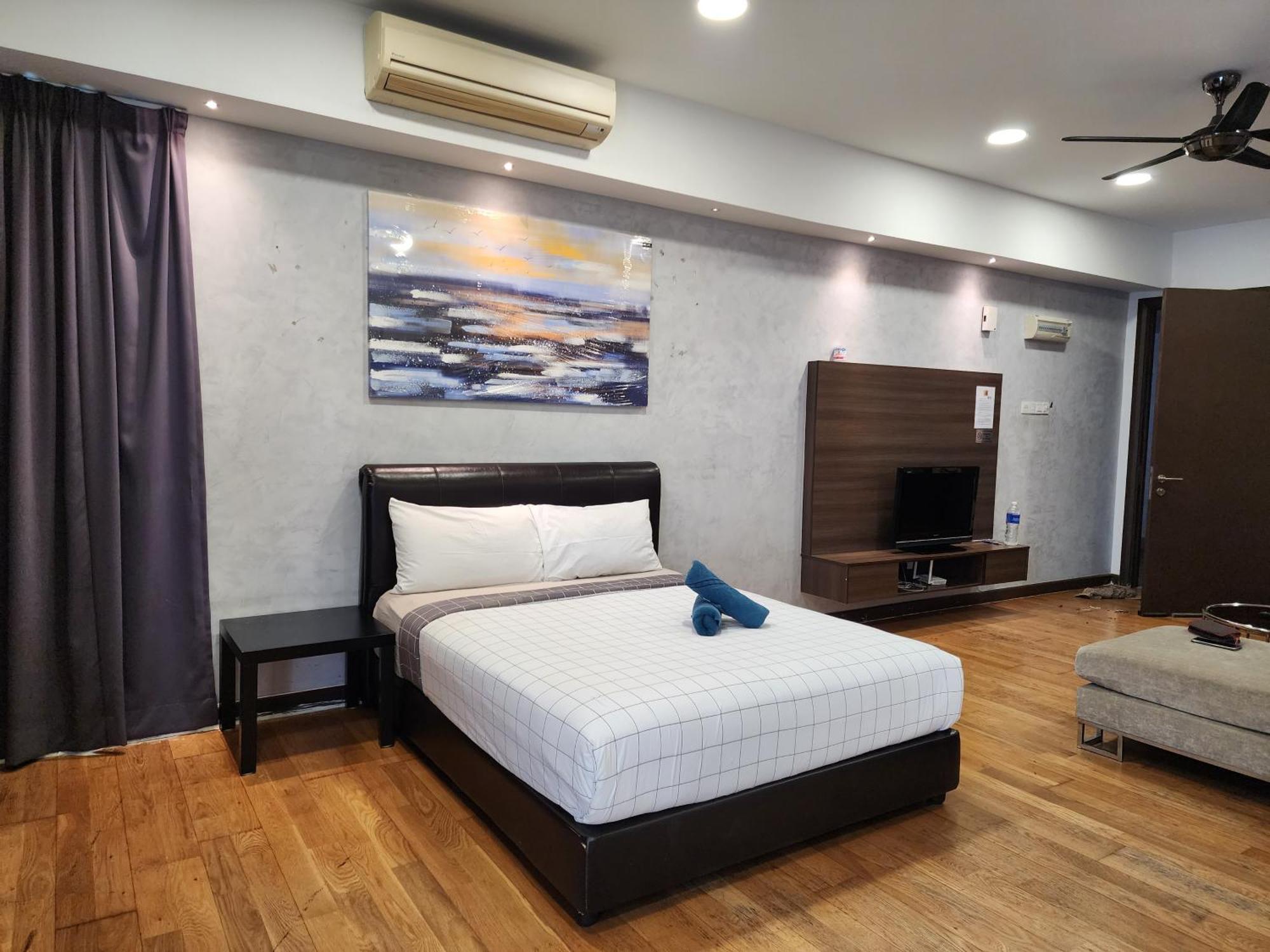 Regalia Comfort Klcc Skypool Pangsapuri *